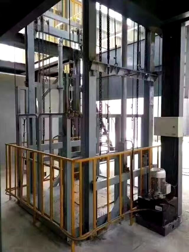 導軌式升降平臺