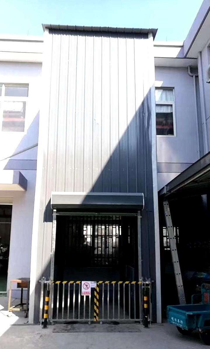 導軌式升降平臺